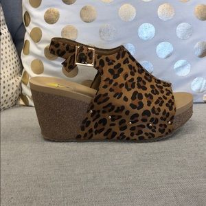 Volatile Leopard Wedge